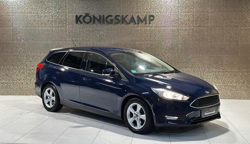 Blau Gebraucht 2017 Ford Focus Kombi | 11.490 € (Etwas zu teuer) - Bild 1/4