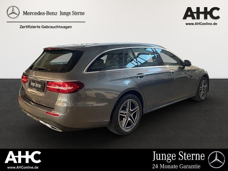 Gebraucht Mercedes E300 AMG 194 PS (142 kW) 2022 Grau Limousine