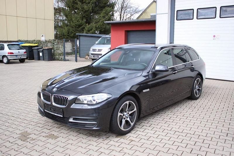 Gebraucht BMW 520 Performance 190 PS (139 kW) 2016 Grau Kombi