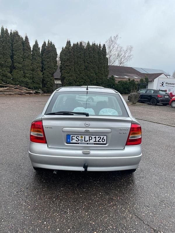 Gebraucht Opel Astra 101 PS (74 kW) 2001 Silber Kleinwagen