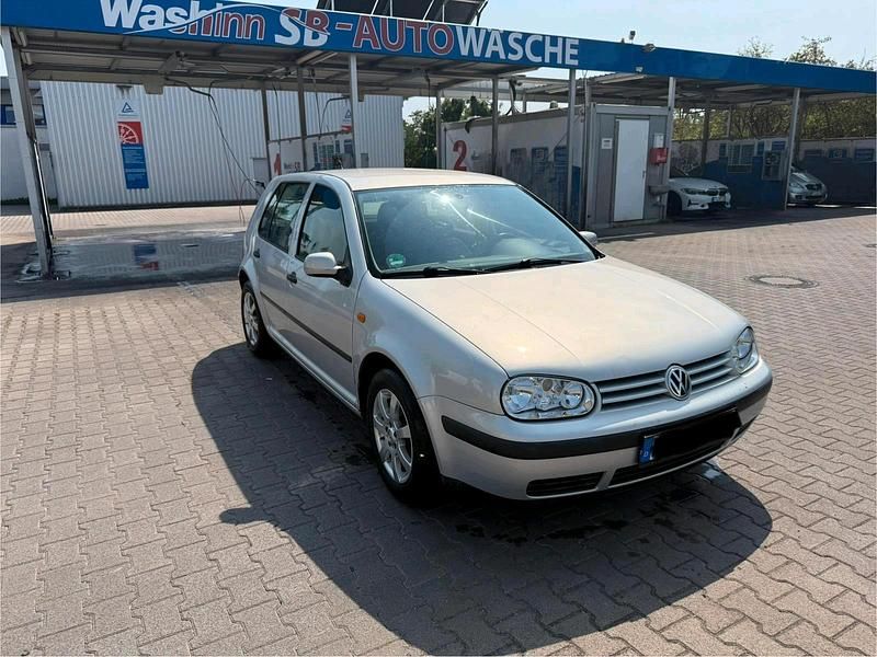 Silber Gebraucht 1998 VW Golf IV Kleinwagen | 2.500 € (Teuer) - Bild 1/4