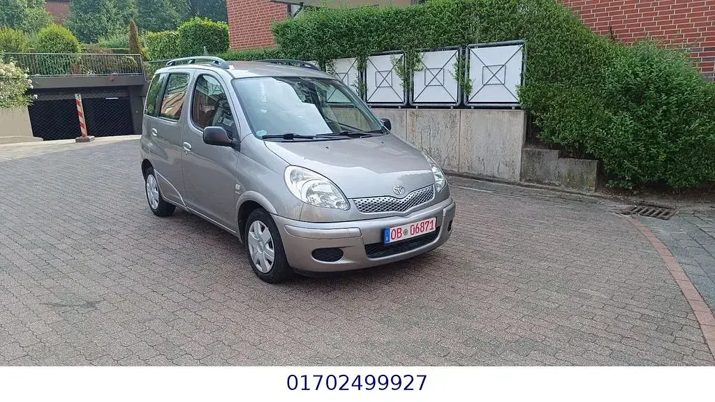 Gebraucht Toyota Yaris Verso Sol 84 PS (61 kW) 2004 Grau Van / Kleinbus