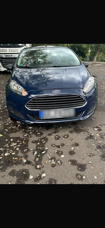 Blau Gebraucht 2015 Ford Fiesta Kleinwagen | 2.400 € (Superpreis) - Bild 1/4