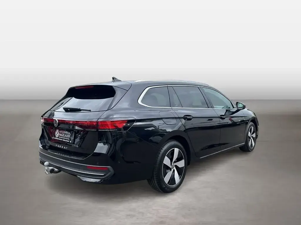 Gebraucht VW Passat Business 150 PS (110 kW) 2025 Schwarz Kombi