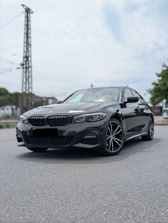 Schwarz Gebraucht 2022 BMW 320 Sport Line Limousine | 35.900 € (Etwas zu teuer) - Bild 1/4
