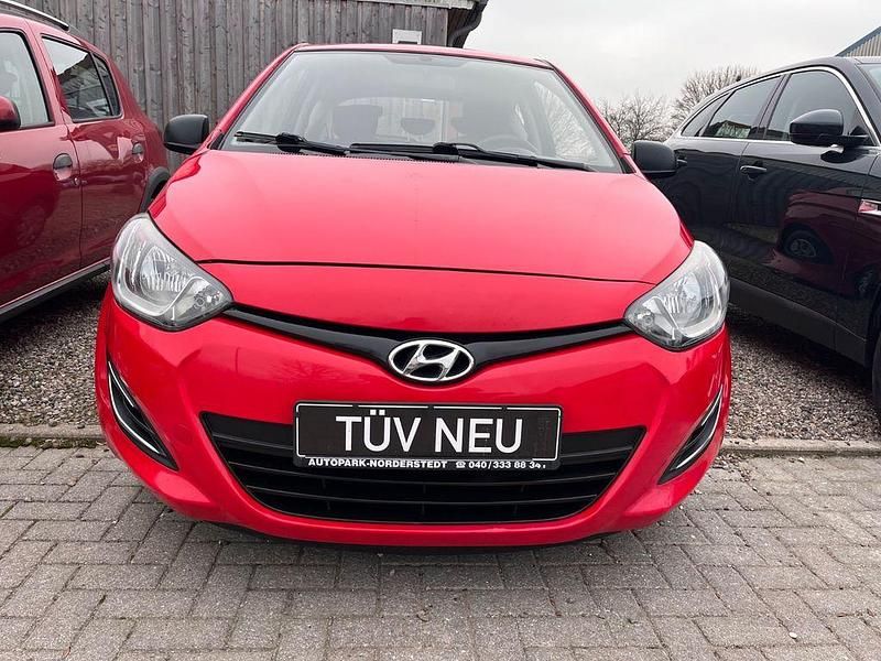 Gebraucht Hyundai i20 Edition 86 PS (63 kW) 2013 Rot Kleinwagen