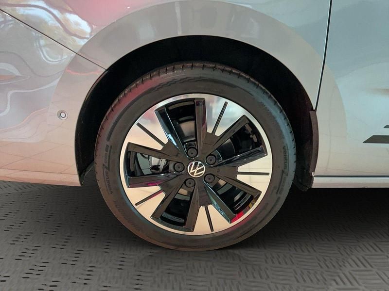 Neu VW Multivan Edition 150 PS (110 kW) 2025 Silber Van / Kleinbus