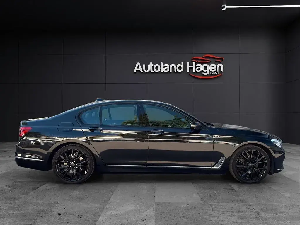 Gebraucht BMW 730 265 PS (194 kW) 2018 Schwarz Limousine