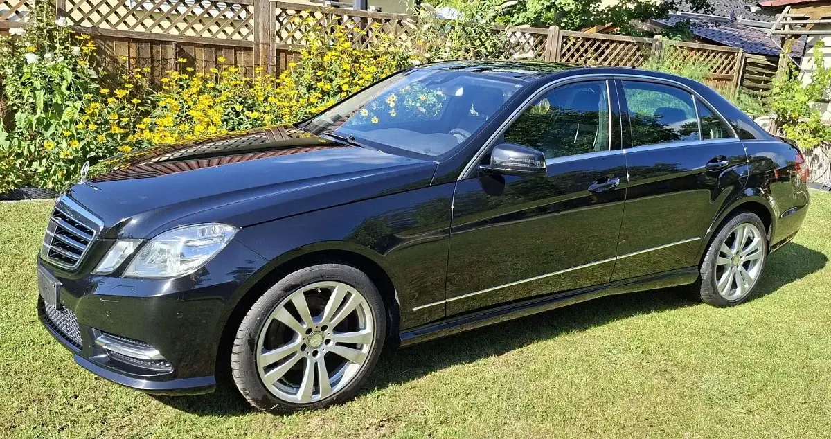 Gebraucht Mercedes E350 Avantgarde 211 PS (155 kW) 2012 Schwarz Limousine