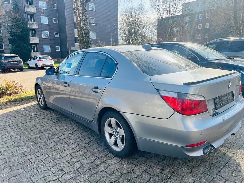 Gebraucht BMW 525 163 PS (119 kW) 2005 Grau Limousine