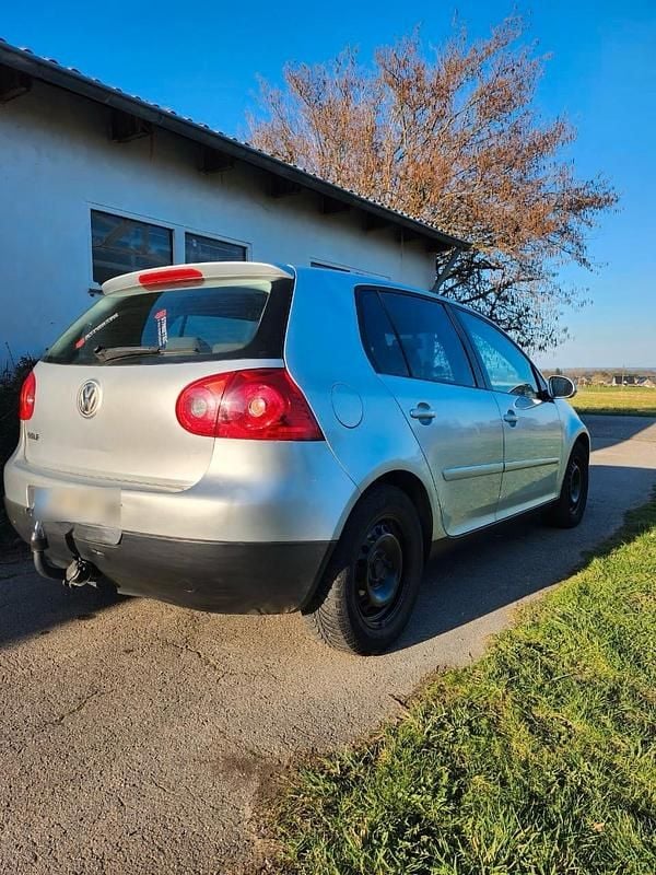 Gebraucht VW Golf V 105 PS (77 kW) 2005 Grau Kleinwagen