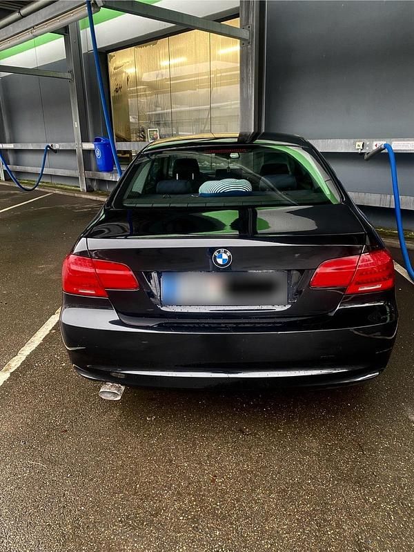 Gebraucht BMW 320 Sport Line 184 PS (135 kW) 2012 Schwarz Coupé