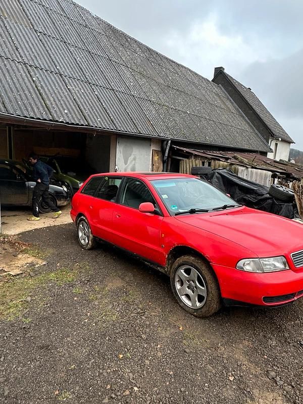 Rot Gebraucht 1996 Audi A4 Kombi | 1.800 € (Fairer Preis) - Bild 1/4