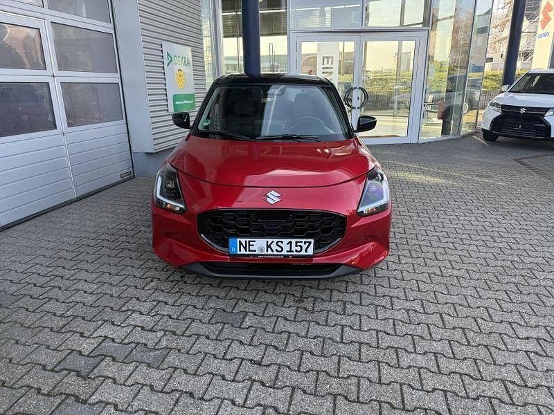Gebraucht Suzuki Swift Comfort 83 PS (61 kW) 2025 Rot Kleinwagen
