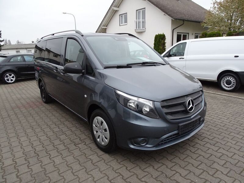 Grau Gebraucht 2017 Mercedes Vito Van / Kleinbus | 19.990 € (Etwas zu teuer) - Bild 1/2