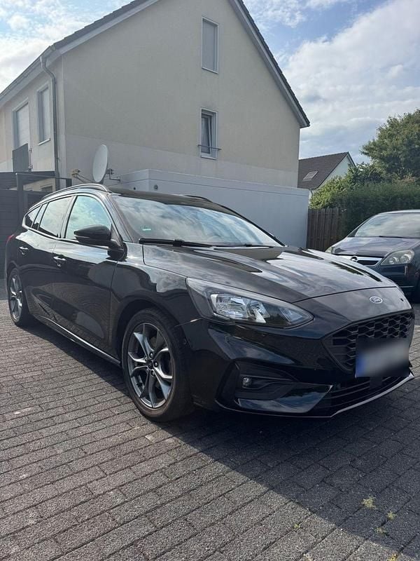 Schwarz Gebraucht 2020 Ford Focus ST-Line Kombi | 11.000 € (Guter Preis) - Bild 1/4