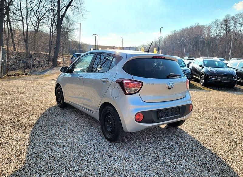 Gebraucht Hyundai i10 YES! 67 PS (49 kW) 2018 Silber Kleinwagen