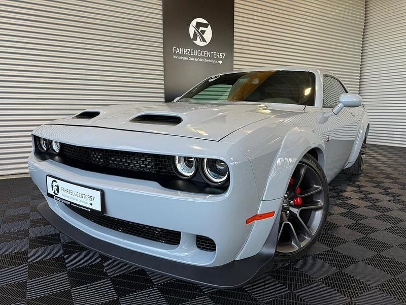 Grau Gebraucht 2021 Dodge Challenger Coupé | 39.900 € (Fairer Preis) - Bild 1/4