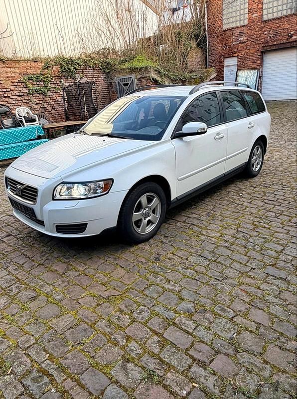 Gebraucht Volvo V50 109 PS (80 kW) 2009 Weiß Kombi