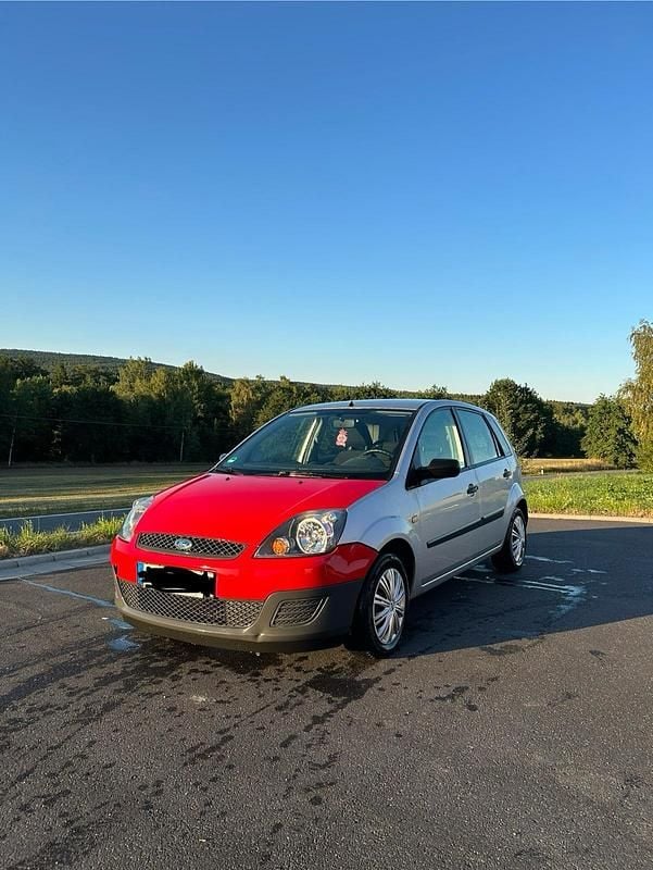 Silber Gebraucht 2007 Ford Fiesta Kleinwagen | 800 € (Guter Preis) - Bild 1/4