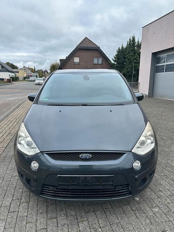 Grau Gebraucht 2007 Ford S-MAX S Van / Kleinbus | 3.000 € (Superpreis) - Bild 1/4