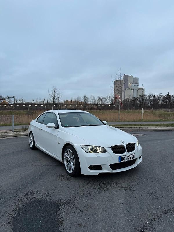 Gebraucht BMW 320 M Sport 170 PS (125 kW) 2008 Weiß Coupé