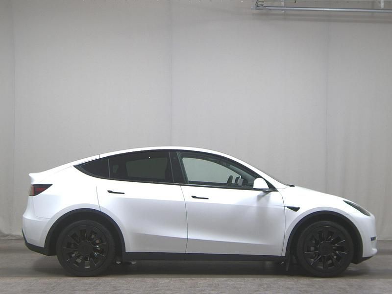 Weiss Gebraucht 2022 Tesla Model Y Long Range AWD SUV | 35.980 € (Fairer Preis) - Bild 1/4