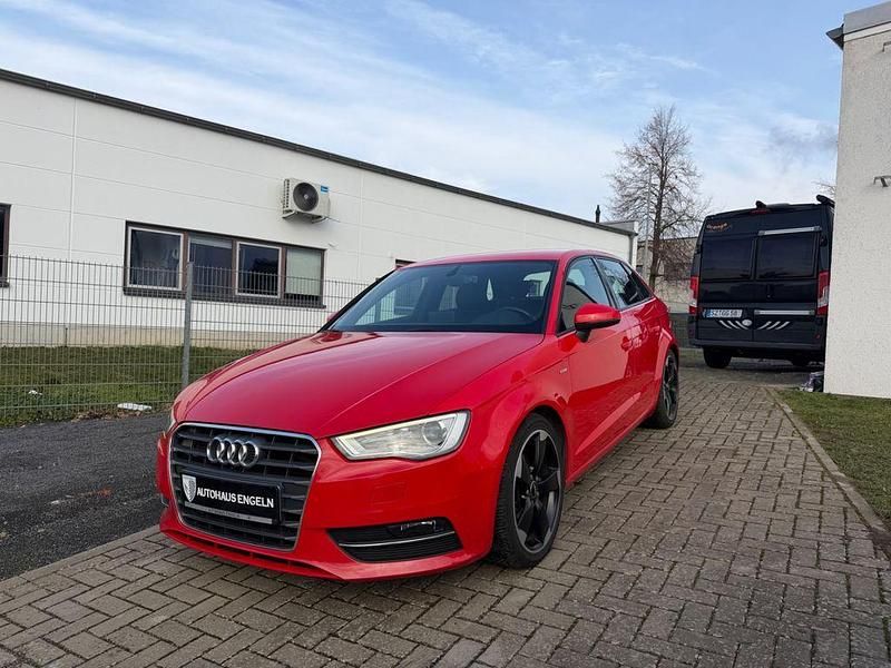 Gebraucht Audi A3 S-Line 150 PS (110 kW) 2014 Rot Limousine