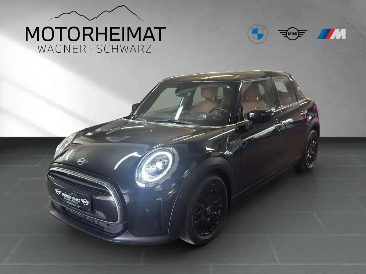 Gebraucht Mini Cooper 136 PS (100 kW) 2023 Midnight black metallic Kleinwagen