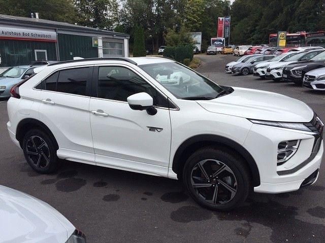 Gebraucht Mitsubishi Eclipse Cross Plus 188 PS (138 kW) 2024 Weiß SUV