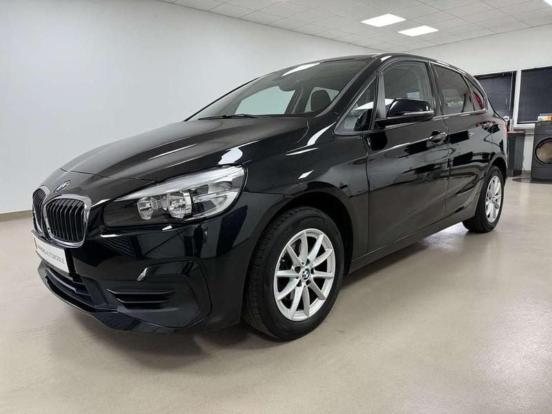 Black sapphire metallic Gebraucht 2019 BMW 218 Active Tourer Advantage Van / Kleinbus | 11.990 € (Guter Preis) - Bild 1/3