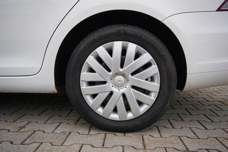 Gebraucht VW Golf VII 105 PS (77 kW) 2013 Candyweiß Kombi