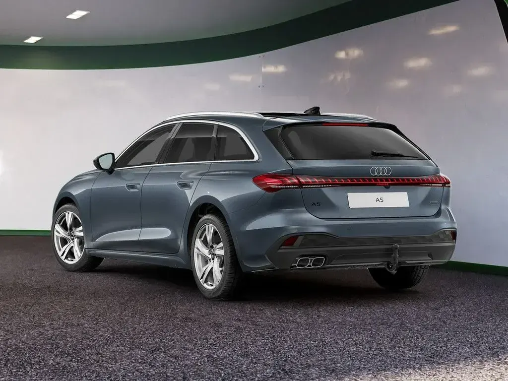 Gebraucht Audi A5 Ambiente 204 PS (150 kW) 2025 Blau Kombi