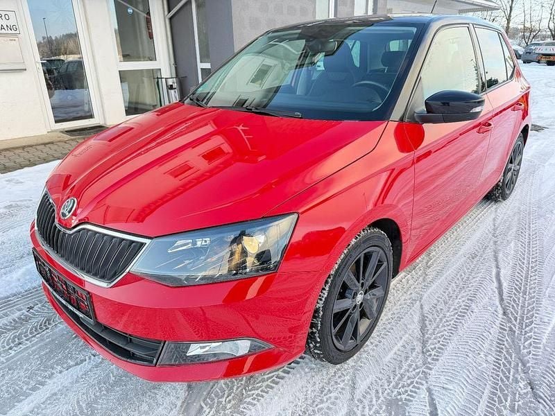 Rot Gebraucht 2015 Skoda Fabia Ambition Limousine | 6.800 € (Guter Preis) - Bild 1/4