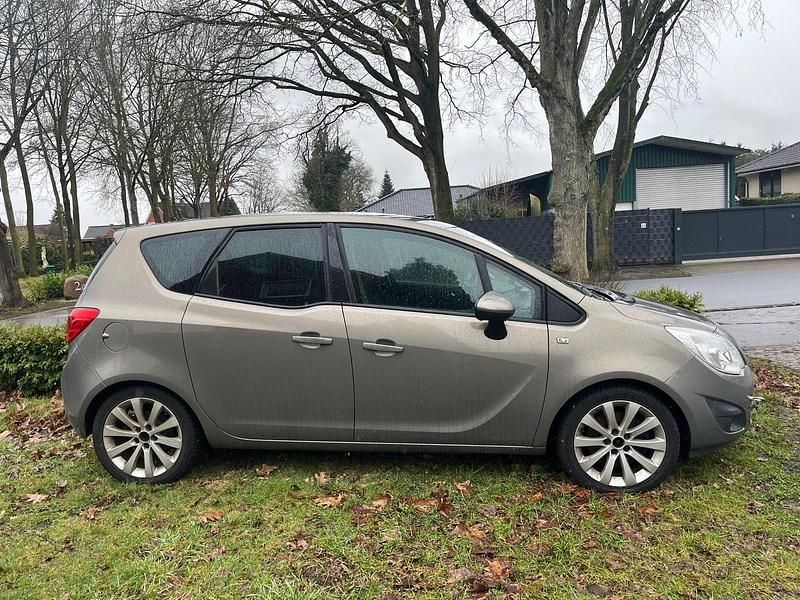 Gebraucht Opel Meriva 110 PS (80 kW) 2012 Braun Van / Kleinbus