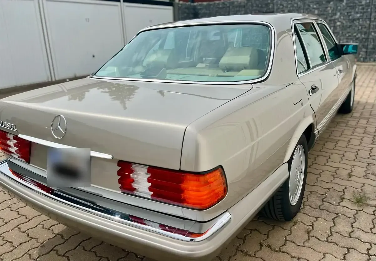 Gebraucht Mercedes 300 188 PS (138 kW) 1989 Silber Limousine