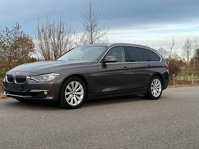 Gebraucht BMW 325 Luxury Line 218 PS (160 kW) 2013 Braun Kombi