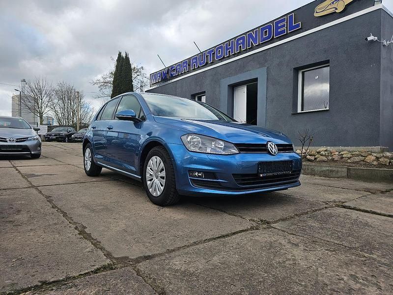 Blau Gebraucht 2014 VW Golf VII Trendline Limousine | 7.500 € (Fairer Preis) - Bild 1/4