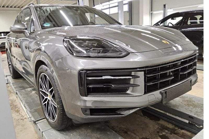 Second-hand Porsche Cayenne 470 CP (345 kW) 2024 Gri SUV