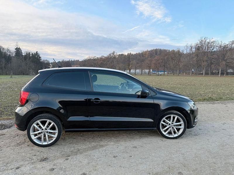 Schwarz Gebraucht 2014 VW Polo Kleinwagen | 10.900 € (Fairer Preis) - Bild 1/4