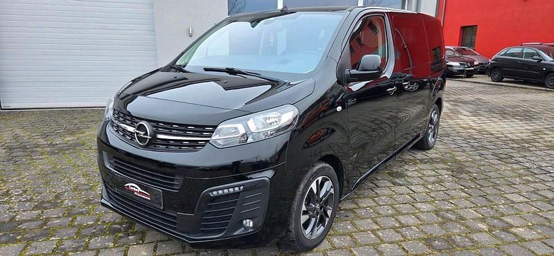 Schwarz Gebraucht 2022 Opel Zafira Life Edition Van / Kleinbus | 29.900 € (Superpreis) - Bild 1/4