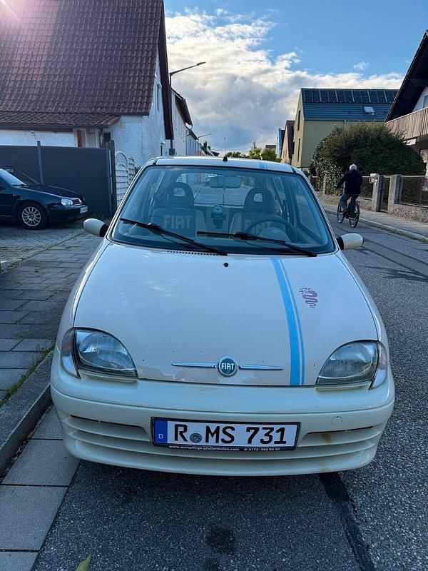 Beige Gebraucht 2006 Fiat Seicento Kleinwagen | 2.000 € (Etwas zu teuer) - Bild 1/4