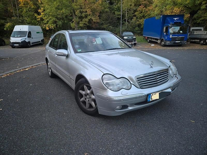 Silber Gebraucht 2000 Mercedes C320 Elegance Limousine | 3.399 € (Fairer Preis) - Bild 1/4