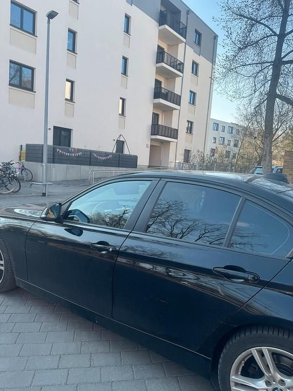 Gebraucht BMW 316 116 PS (85 kW) 2014 Schwarz Limousine
