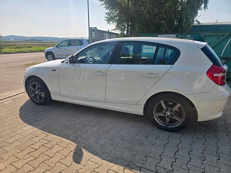 Alpinweiss iii Gebraucht 2010 BMW 116 Advantage Kleinwagen | 4.000 € (Fairer Preis) - Bild 1/4