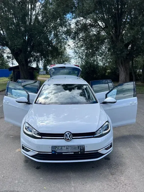 Gebraucht VW Golf VII Highline 150 PS (110 kW) 2019 Weiß Kombi