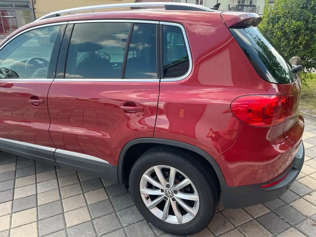 Gebraucht VW Tiguan 150 PS (110 kW) 2015 Rot SUV
