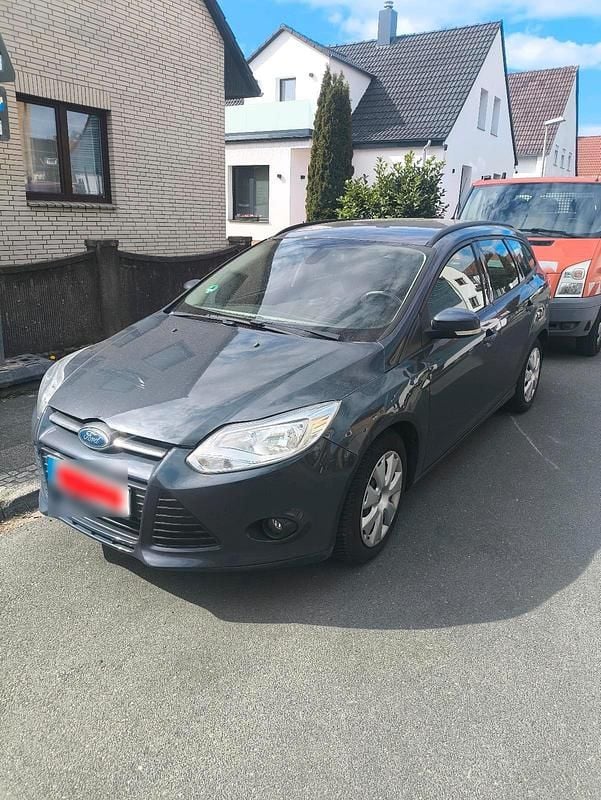 Usado Ford Focus 116 HP (85 kW) 2012 Cinzento Carrinha