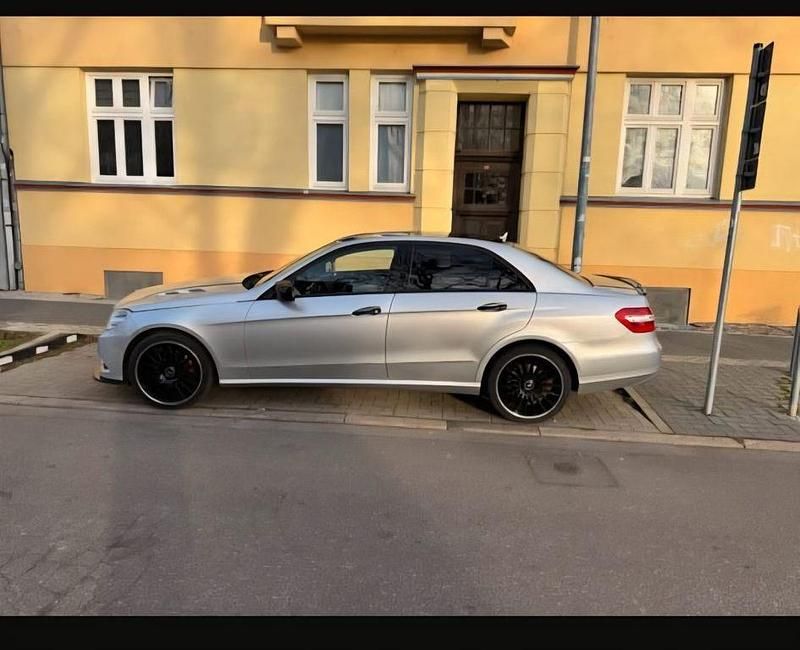 Gebraucht Mercedes E350 Avantgarde 265 PS (194 kW) 2010 Schwarz Coupé