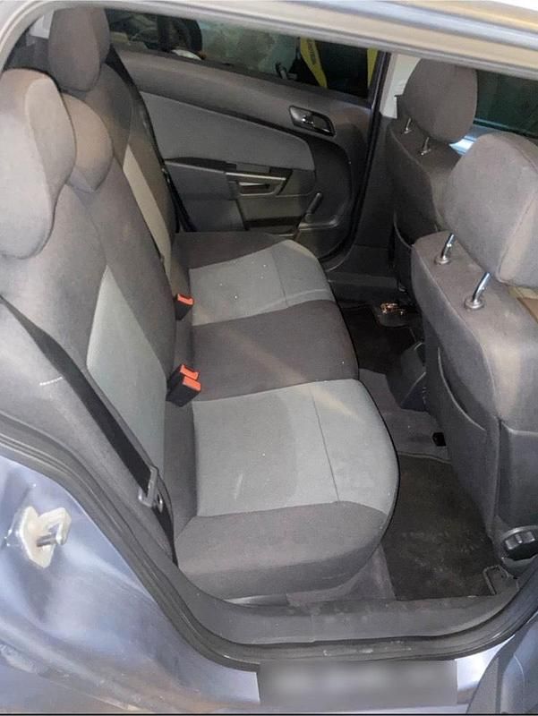 Gebraucht Opel Astra Edition 125 PS (91 kW) 2005 Grau Kombi